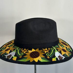 Chapeau - noir brodé