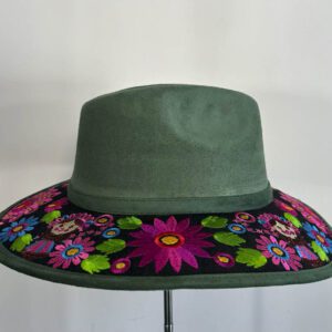 Chapeau - vert brodé